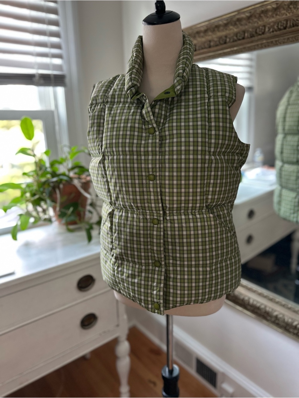 Lands End down filled puffer vest green S preppy pockets casual cottagecore